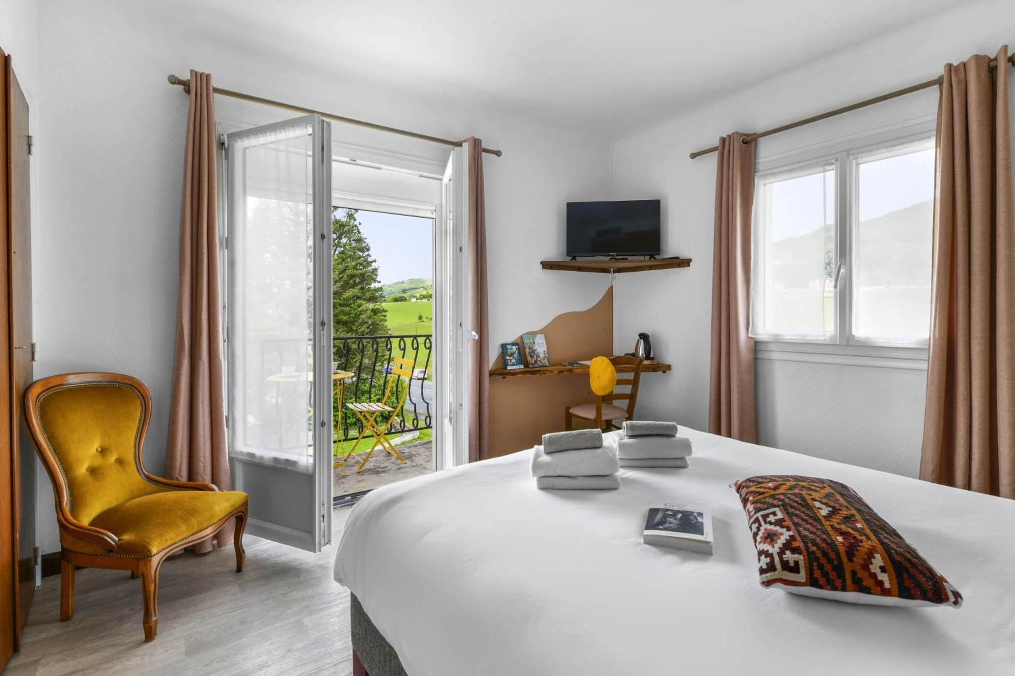 Logis Hotel Restaurant Espelletenia Larceveau-Arros-Cibits Eksteriør bilde
